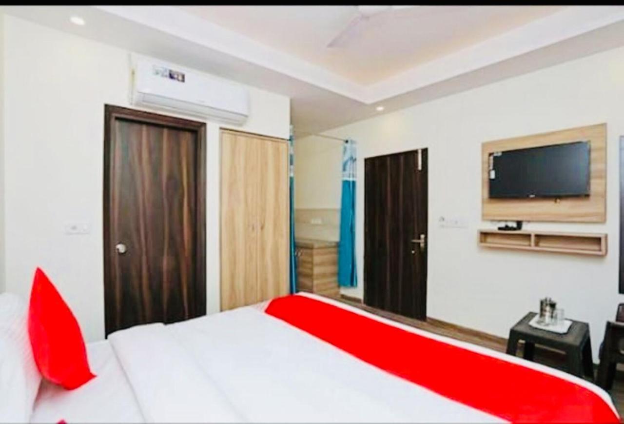Hotel Golden Bliss At New Delhi International Airport Екстериор снимка